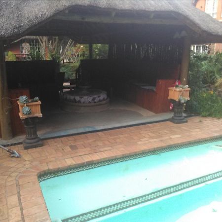Treetops & Treats Guest House Pretoria-Noord Exterior foto