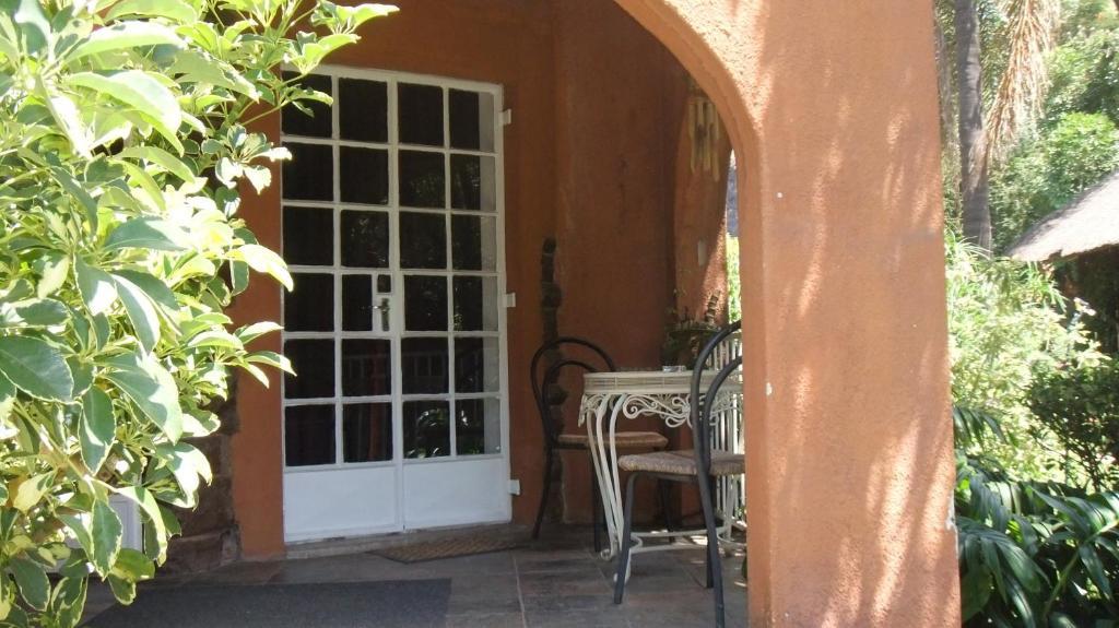 Treetops & Treats Guest House Pretoria-Noord Exterior foto