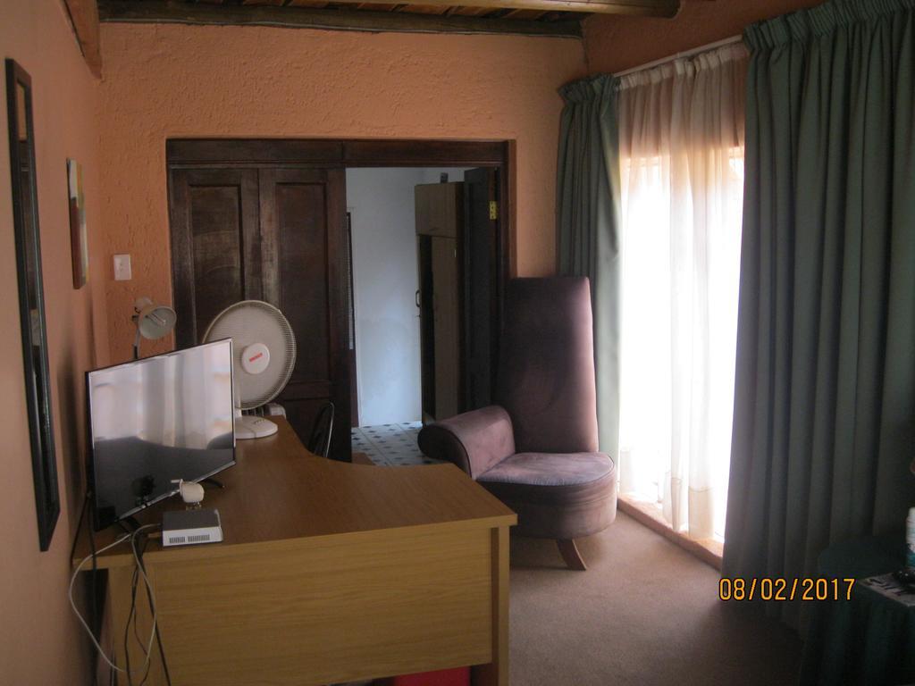 Treetops & Treats Guest House Pretoria-Noord Exterior foto