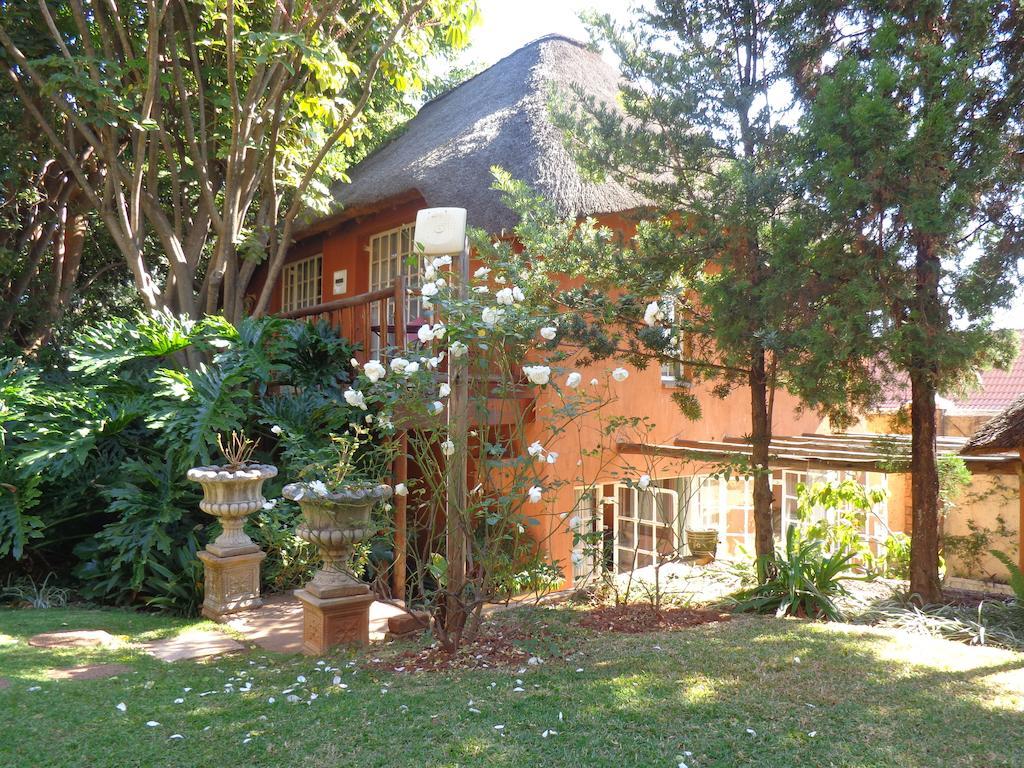 Treetops & Treats Guest House Pretoria-Noord Exterior foto