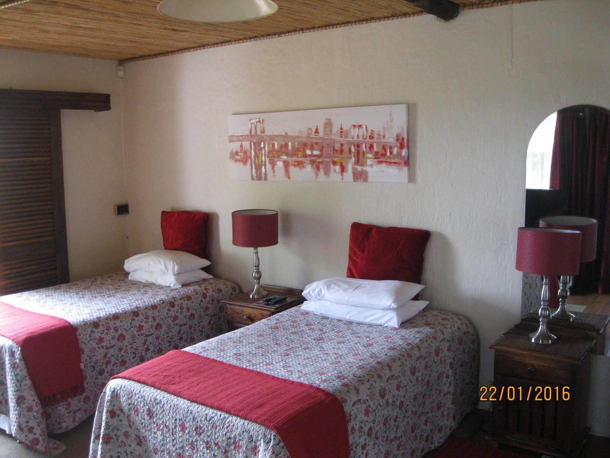 Treetops & Treats Guest House Pretoria-Noord Exterior foto